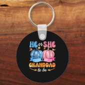 Er oder sie Großvater, um Baby Reveal Party Hallow Schlüsselanhänger (Vorderseite)