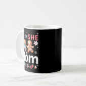 Er oder sie Mama wird zu Weihnachten Lebkuchen Ges Kaffeetasse (Vorderseite Links)