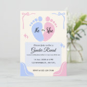 Er oder Sie Pastell Rosa Blau Geschlecht Enthüllun Einladung (Stehend Vorderseite)