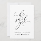 Er sagte ja einfache Skript-Verlobungs-Mitteilung Einladung (Vorderseite)