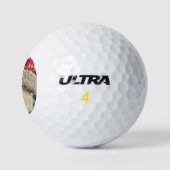 Er scheint irgendwie überzogen zu sein golfball (Logo)
