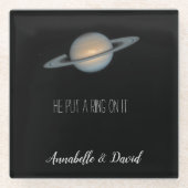 Er setzte einen Ring auf ihn Saturn im Raum mit Na Glasuntersetzer (Vorderseite)