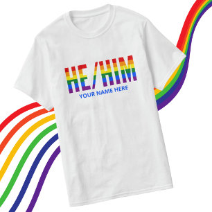 Er spielt Pronomen in LGBTQ Rainbow Pripes T-Shirt