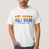Er spielt Pronomen in LGBTQ Rainbow Pripes T-Shirt (Vorderseite)