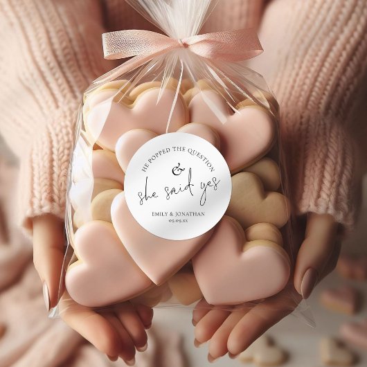 Er stellte die Frage, die sie ja sagte Runder Aufkleber