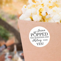 Er stellte die Frage Verlobung Popcorn Gefallen