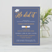 Er tat es Grand Cap Tassel Blue Abschluss Foto Einladung (Stehend Vorderseite)