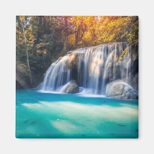 Erawan Wasserfall in der Provinz Kanjanaburi in Th Magnet (Vorne)