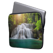 Erawan Wasserfall | Kanjanaburi Thailand Laptopschutzhülle (Vorderseite Links)