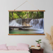 Erawan Wasserfall mit Hirsch Entspannen Wandteppich Mit Holzrahmen (Schlafzimmer)