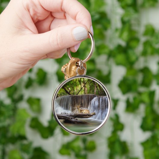 Erawan Waterfall with Deer Relaxing     Schlüsselanhänger (Hand)