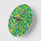 Erbsen auf Erde (kein Text) Runde Wanduhr (Winkel)
