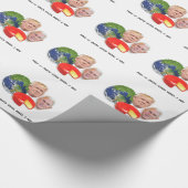 Erbsen auf Mann-Trumpf u. Pennys des Geschenkpapier (Ecke)