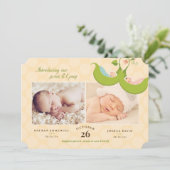 Erbsen in einem Pod Twins 2 Bilder Geburtsankündig Einladung (Stehend Vorderseite)