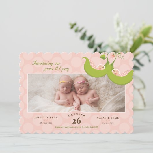 Erbsen in einer Pod-Twin-Girls 1 Pic Birth Ankündi Einladung (Stehend Vorderseite)