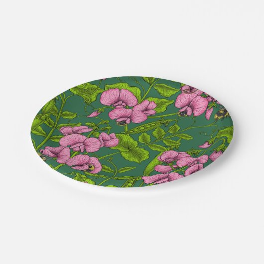 Erbsen und Hummeln, grün und rosa Pappteller (Schrägansicht)