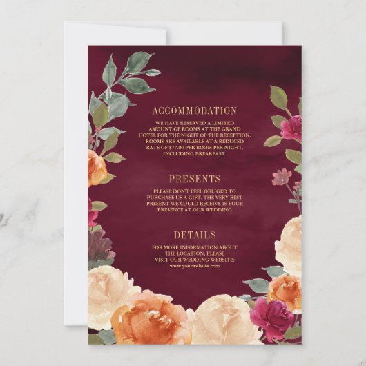 Erdbeben-Blumenkranz in einer Burgundy-Hochzeit Einladung (Rückseite)