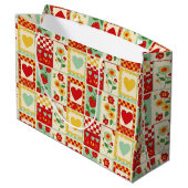 Erdbeer-Patchwork-Picknick Große Geschenktüte (Rückseite Schrägansicht)