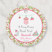 ErdbeerBaby Outfit mit Pattern Baby Dusche Geschenkanhänger (Rückseite)