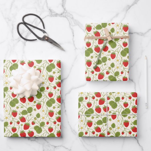 Erdbeerblüten- und Beerenmuster Geschenkpapier Set (Vorderseite)