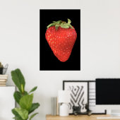 Erdbeere auf schwarzem Foto Poster (Heimbüro)
