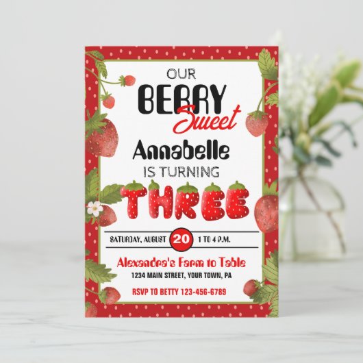 Erdbeere Dritte Geburtstagspartei Einladung (Stehend Vorderseite)
