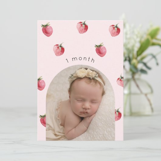 Erdbeere Foto Meilenstein-Banner zum ersten Geburt Einladung (Stehend Vorderseite)