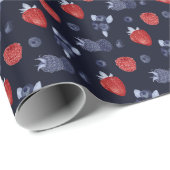 Erdbeere, Huckleberry, BlackBerry auf Navy Blue Geschenkpapier (Rolleneckpunkt)