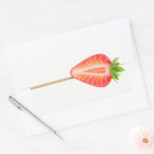 Erdbeere in Herzform auf einem Spieß Rechteckiger Aufkleber (Umschlag)