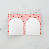 Erdbeere personalisiertes Foto zum ersten Geburtst Einladung (Innenseite)