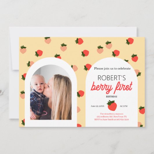 Erdbeere personalisiertes Foto zum ersten Geburtst Einladung (Vorderseite)