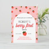 Erdbeere personalisiertes Foto zum ersten Geburtst Einladung (Stehend Vorderseite)