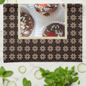 Erdbeere und dunkle Schokolade Mousse Dessert Handtuch (Gefaltet)