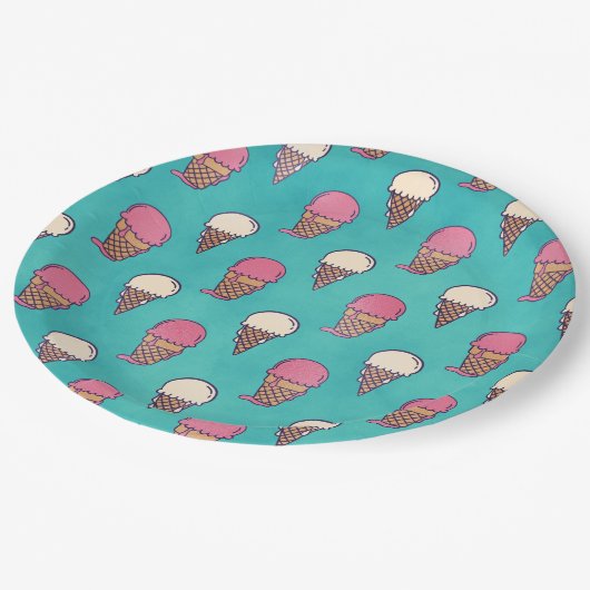 Erdbeere und Vanilla Ice Pappteller (Schrägansicht)