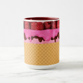 Erdbeereis mit Waffelhörnchen Tasse (Zentrum)