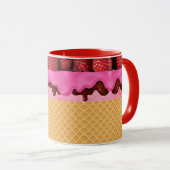 Erdbeereis mit Waffelhörnchen Tasse (VorderseiteRechts)
