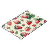 Erdbeeren auf Cremefarbenbeeren Notizblock (Linke Seite)