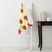 Erdbeeren auf dem Gelben Sherpa-Blanket Sherpadecke (Beispiel)
