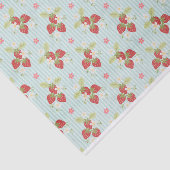 Erdbeeren auf einem hellblauen Hintergrund Seidenpapier (Ausschnitt)