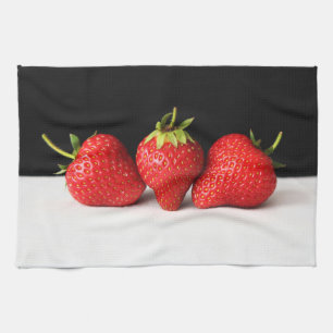 Erdbeeren auf schwarz über weiß ktcna geschirrtuch