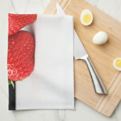 Erdbeeren auf schwarz über weiß ktcnm geschirrtuch (Viertel Falte)