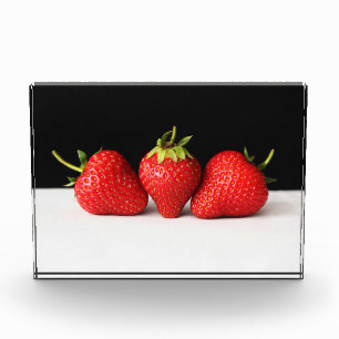 Erdbeeren auf schwarz-weiß pbcna fotoblock