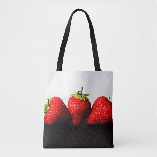 Erdbeeren auf Weiß über Schwarz Tasche (Vorderseite)