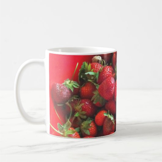 Erdbeeren | frisch gepflückte rote Beeren Kaffeetasse (Links)