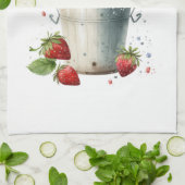 Erdbeeren in einem Eimer Geschirrtuch (Gefaltet)