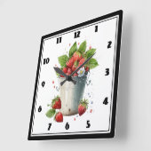 Erdbeeren in einem Eimer Quadratische Wanduhr (Winkel)