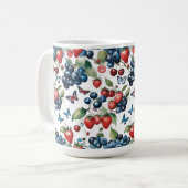 Erdbeeren mit Blaubeeren und Schmetterlingen Kaffeetasse (Vorderseite Links)