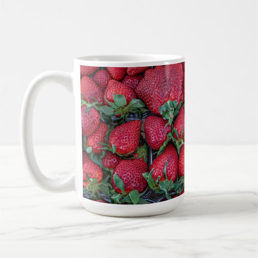Erdbeeren mit grünen Blätter Kaffeetasse (Links)