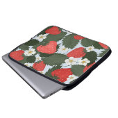 Erdbeeren: Sommerfrucht Musterdesign. Laptopschutzhülle (Vorne Knopf)