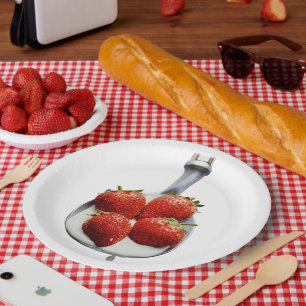 Erdbeeren und Creme. Pappteller